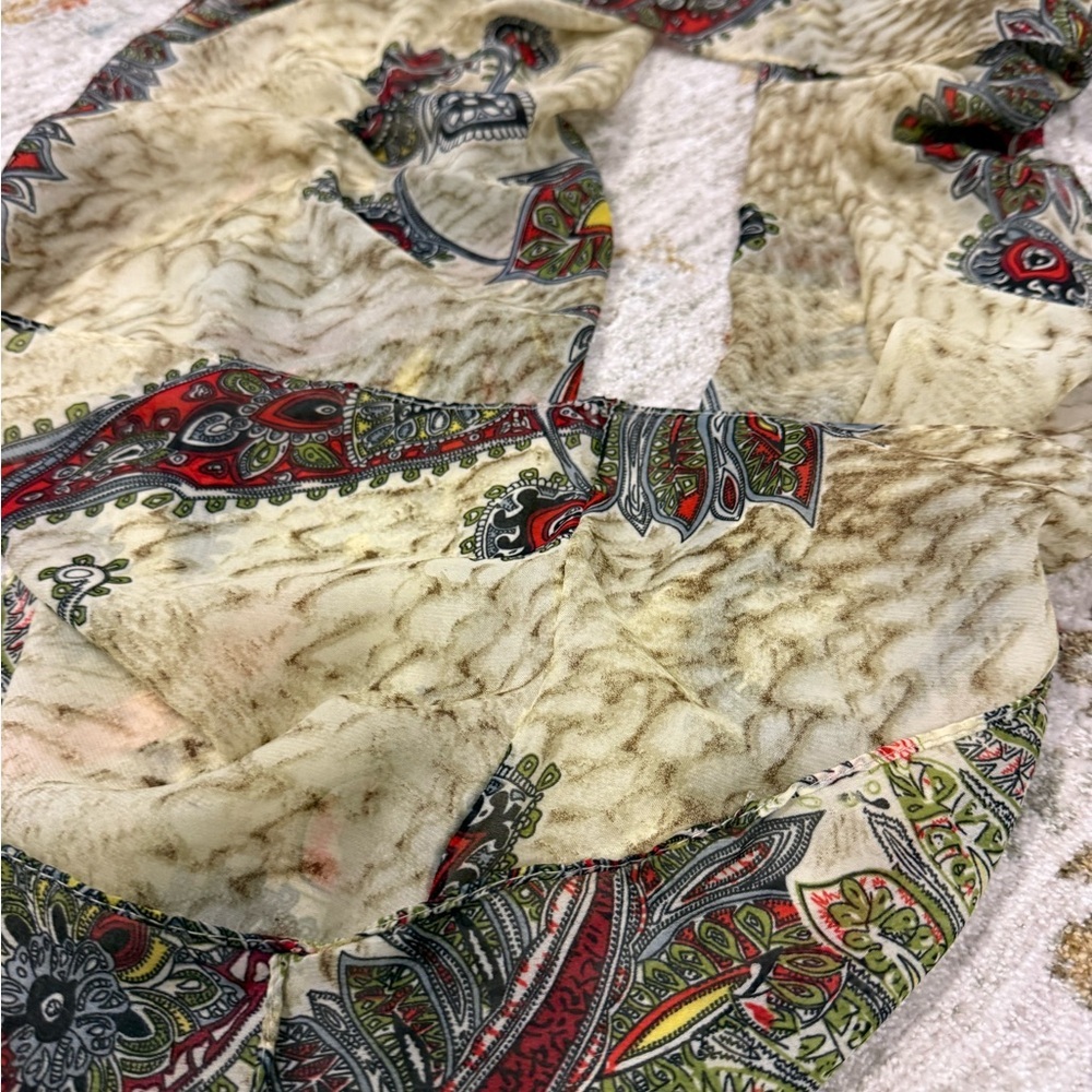 Chic Paisley Print Scarf in Cream and Multicolor - Picture 2 of 9